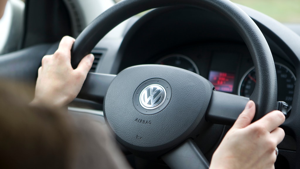 Vrouw in Letland verschijnt dronken op rijexamen: taakstraf en rijontzegging