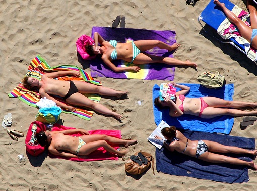 topless_0.jpg?itok=hkH3M-1R&width=1024&height=768&impolicy=semi_dynamic