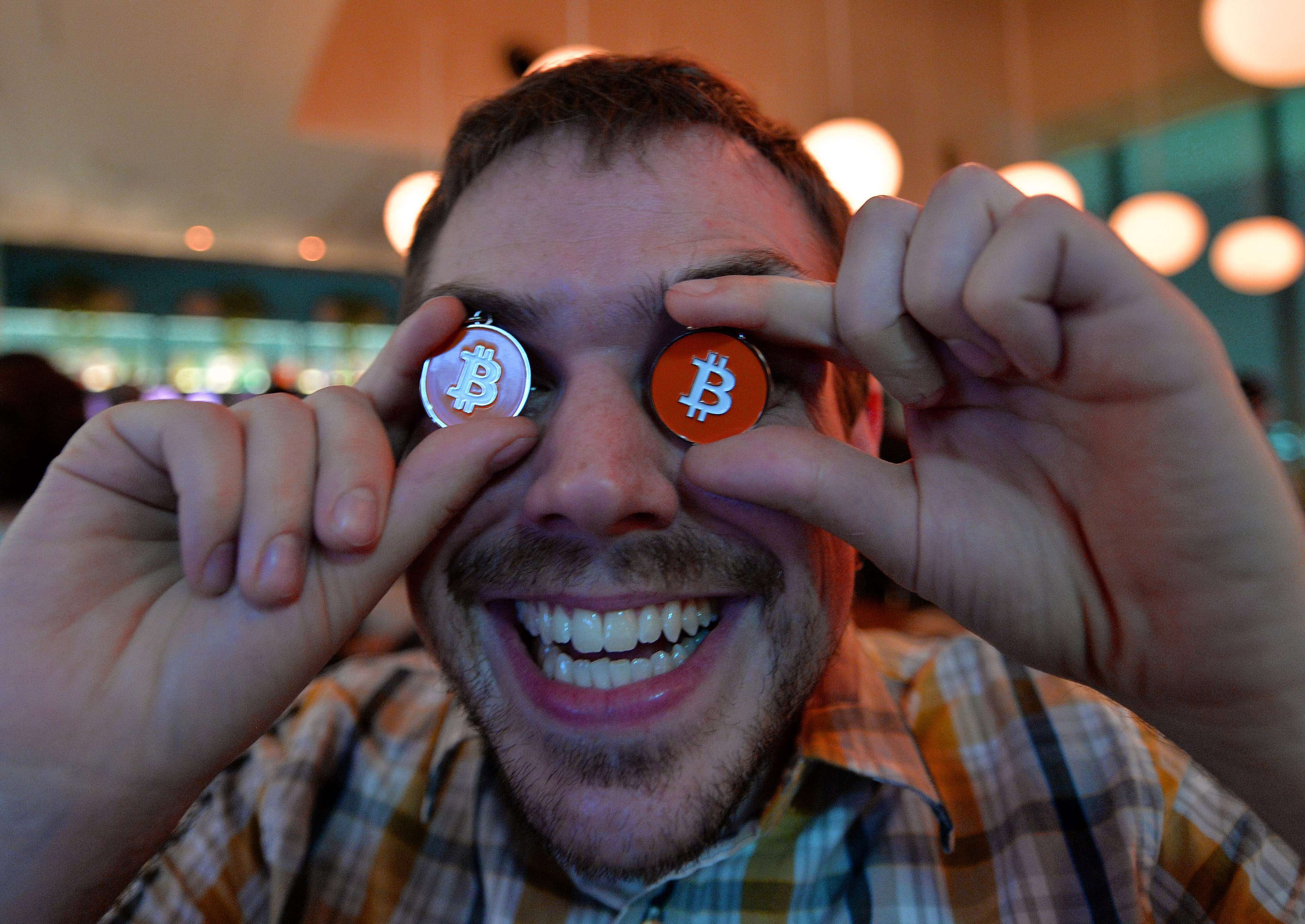 Eerste grote bank stapt in Bitcoin