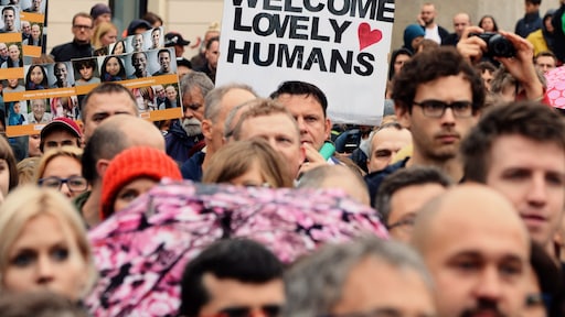 Duizenden betuigen steun aan vluchtelingen