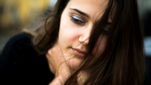 Te veel piekeren nadelig voor je lichaam: 'Kans op hoge bloeddruk en rugpijn'