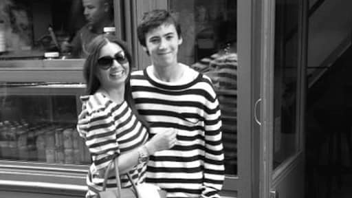 Video: Rossana Kluivert krijgt emotioneel cadeau van zoon