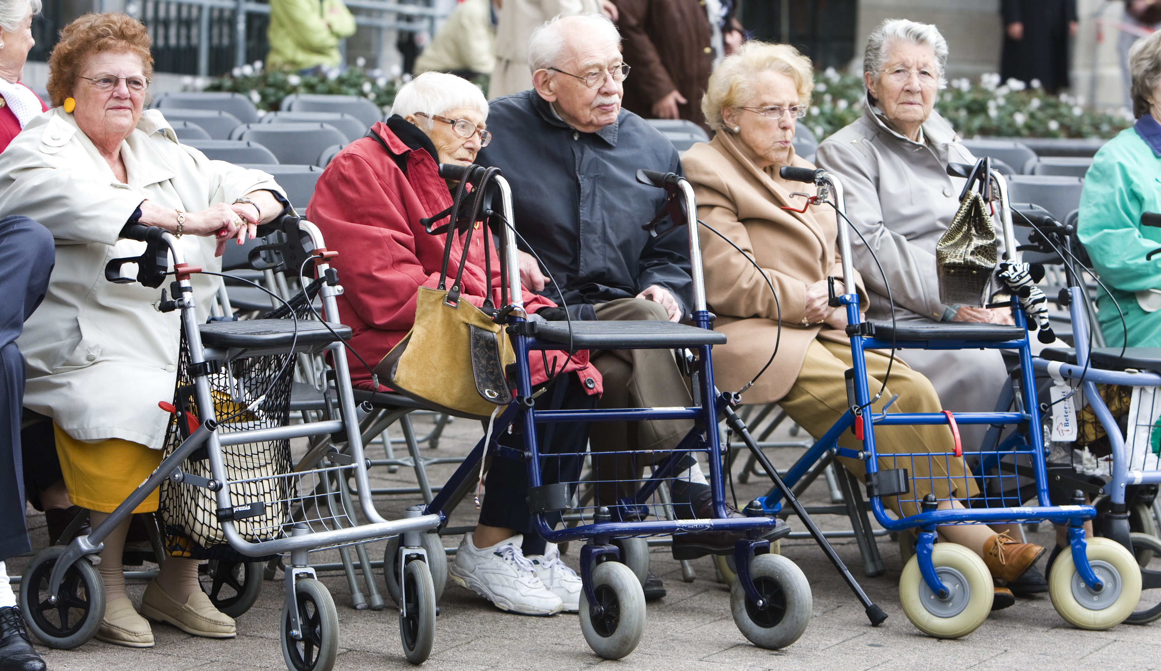 Hoogbejaarde buren gaan elkaar te lijf met mes