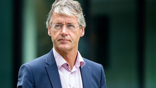 Minister Slob mocht bestuur Haga Lyceum niet dwingen op te stappen