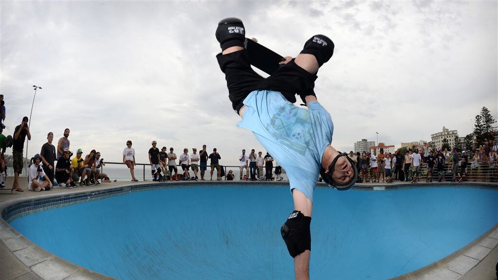 Tallulah Willis laat Tony Hawk-tattoo zetten