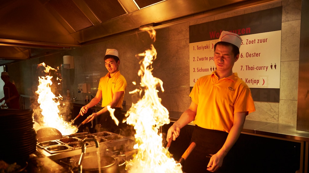 Aziatische restaurants zijn blij: wok-koks uit Azië zijn welkom