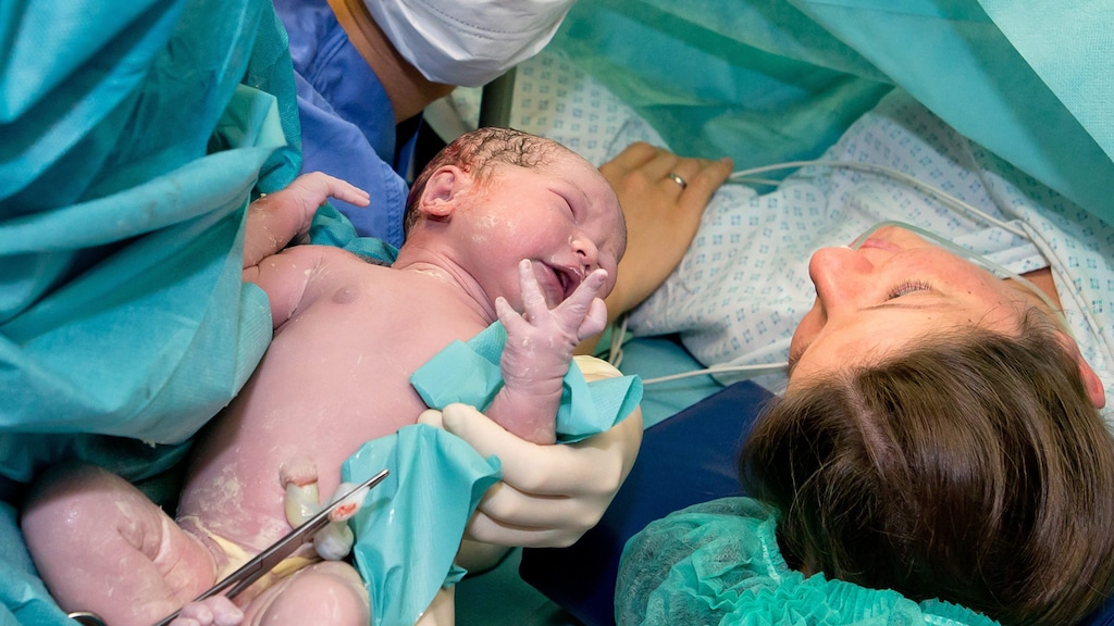 Vereniging voor gynaecologen ziet niets in gedwongen keizersnede