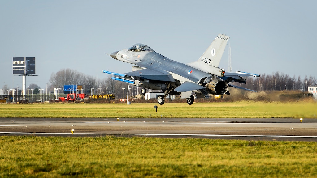 Dag en nacht staan er twee F16's klaar om direct in te grijpen