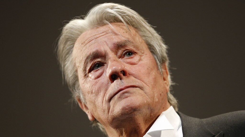 Alain Delon opgenomen in ziekenhuis