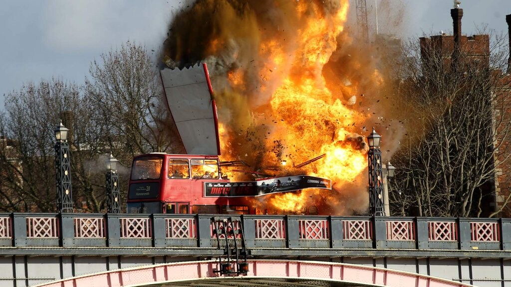 Londen opgeschrikt door ontploffing bus | RTL Boulevard | RTL.nl