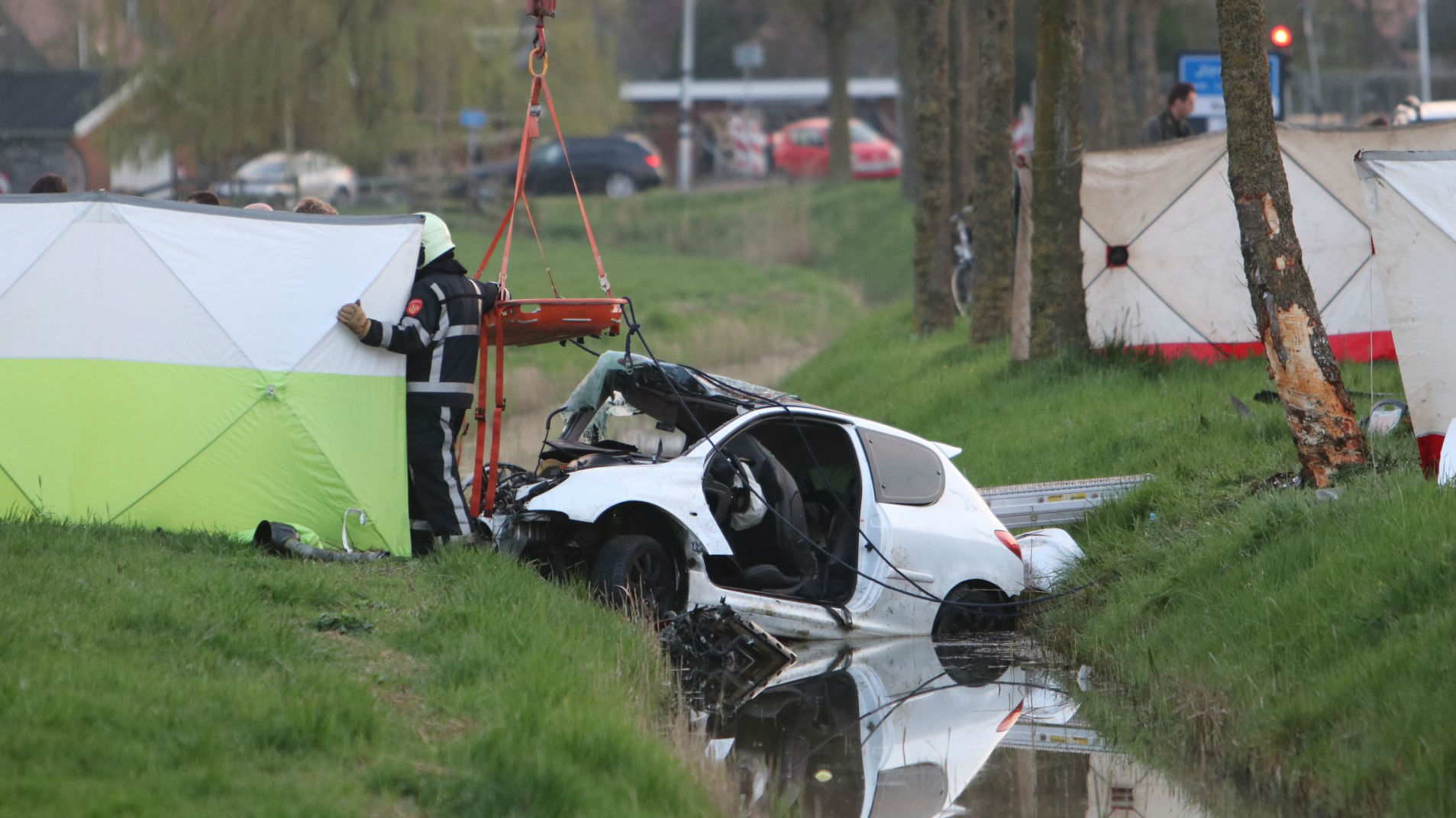 Horrorcrash in Friesland kost 14-jarig meisje het leven