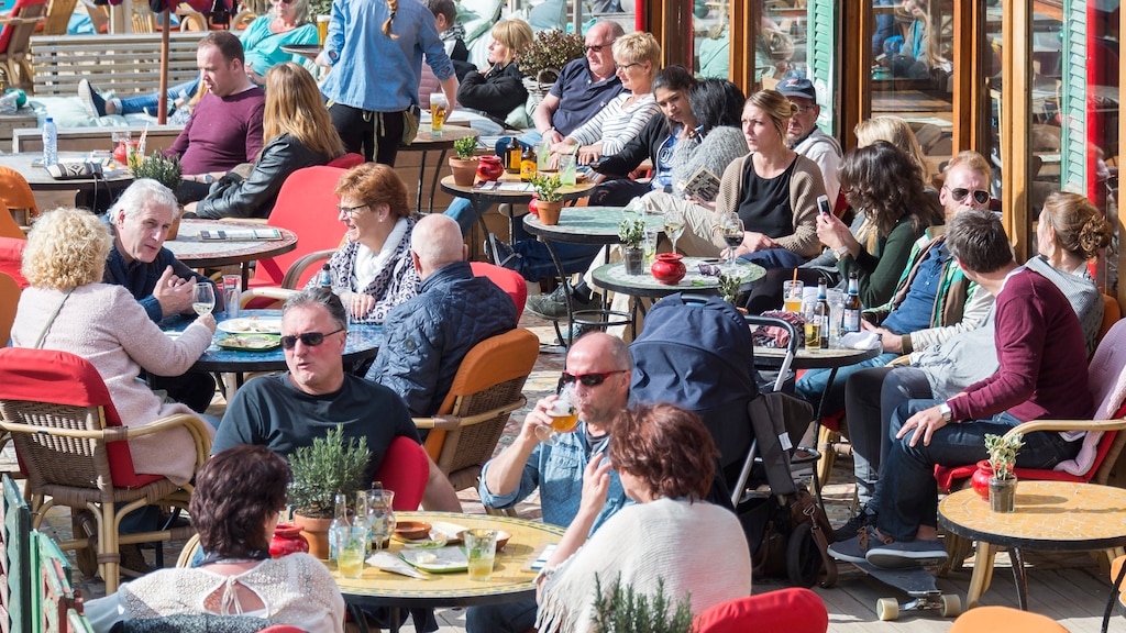 Hoe zit het nou? De coronaregels vanaf morgen: 10 vragen en antwoorden