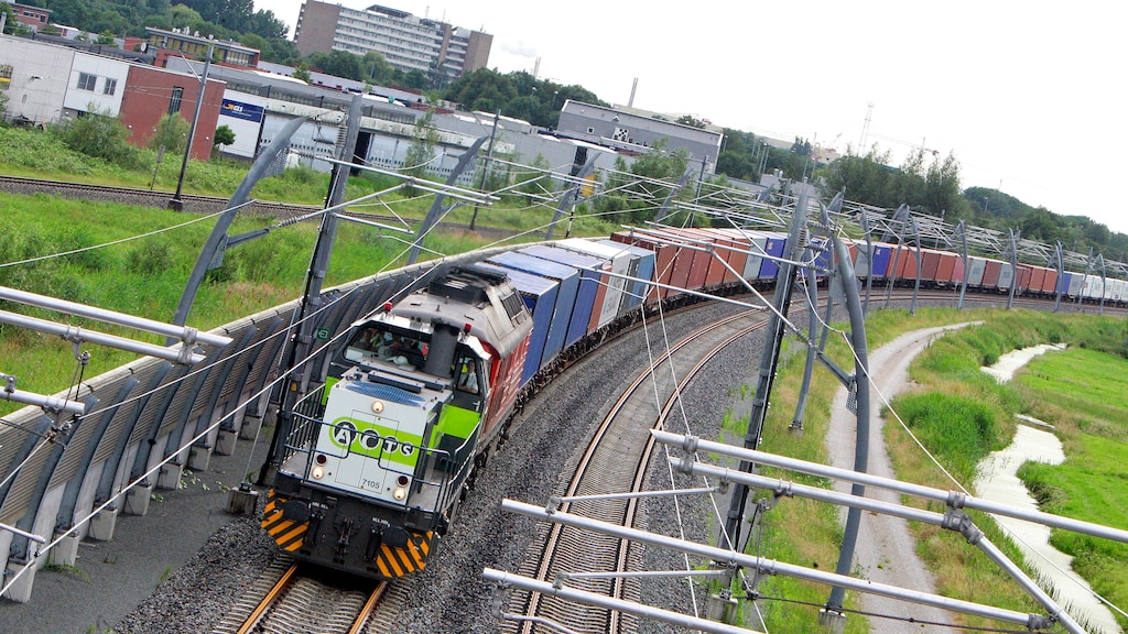 Betuwelijn kost ruim 250 miljoen belastinggeld extra; ministerie houdt het stil