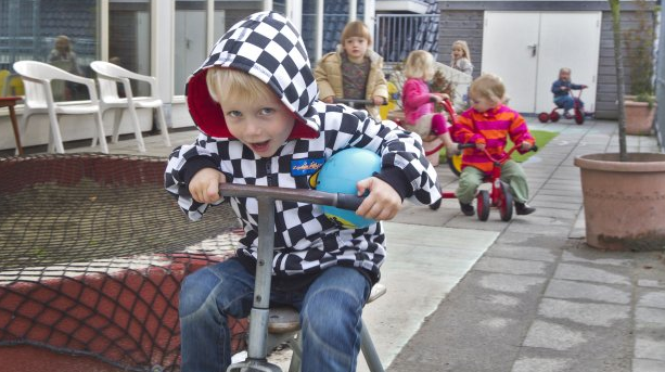 Belastingdienst moet menselijker worden bij toeslagen kinderopvang