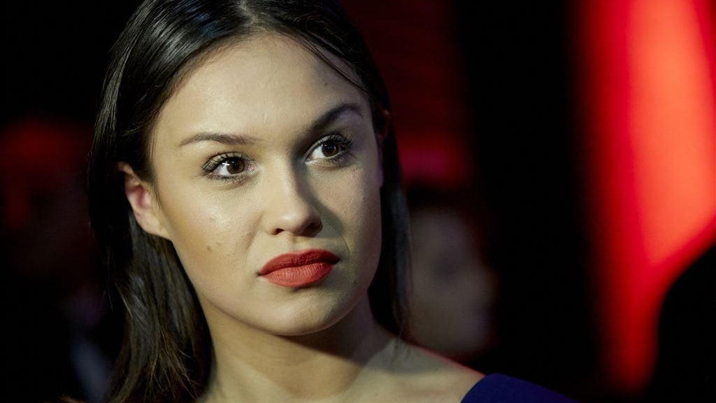 Holly Mae Brood ontkent relatie met GTST-acteur Soy Kroon