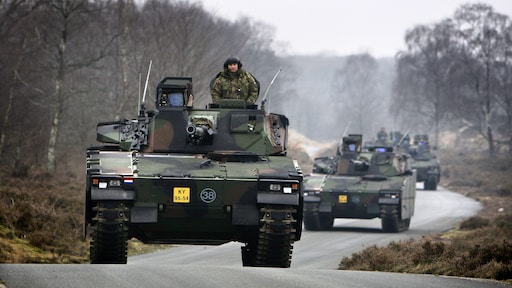 Ruim een derde CV90-pantservoertuigen aan de zijlijn