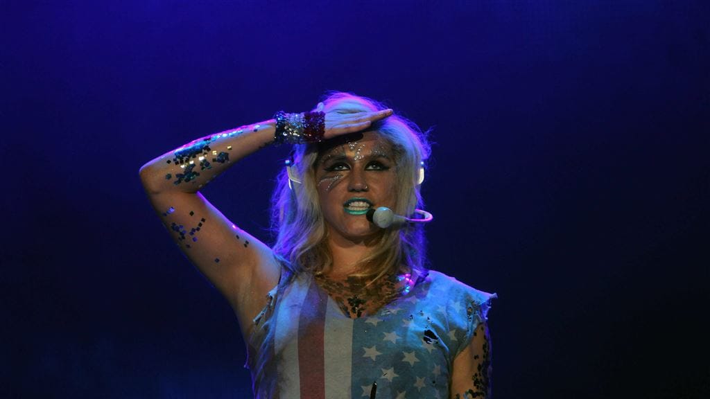 Kesha laat deels zaak tegen Dr. Luke vallen