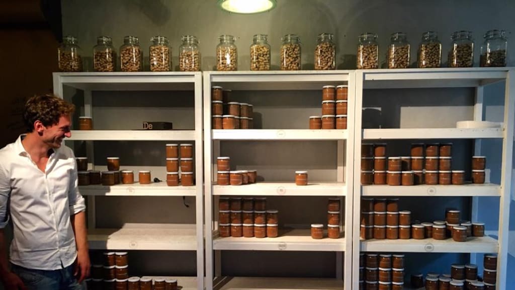 Alleen maar pindakaas of badjassen, de monowinkel rukt op