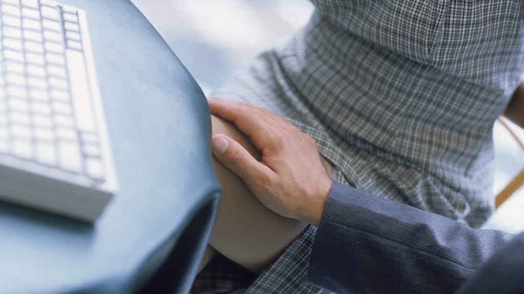 Deurwaarder liet zich door vrouwen met seks betalen