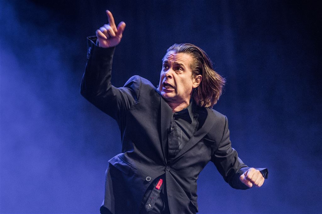 Hans Teeuwen doet extra show in Amsterdam