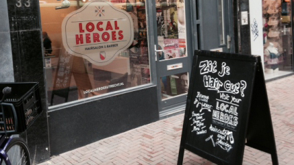 Slechtste slogan van het jaar: 'Zit je hair cut?' 