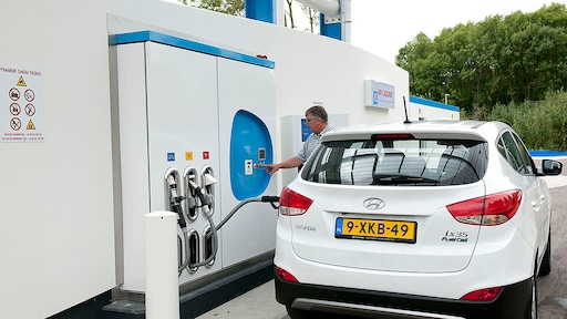 Hoogleraar: waterstof ongeschikt voor auto's