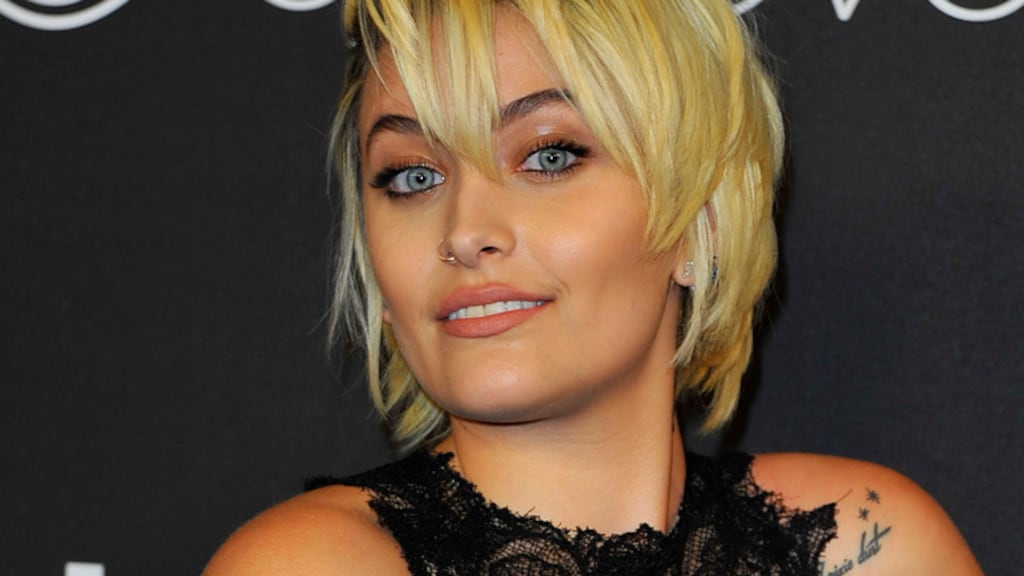 Paris Jackson waarschuwt tegen Netflix-serie 13 Reasons Why
