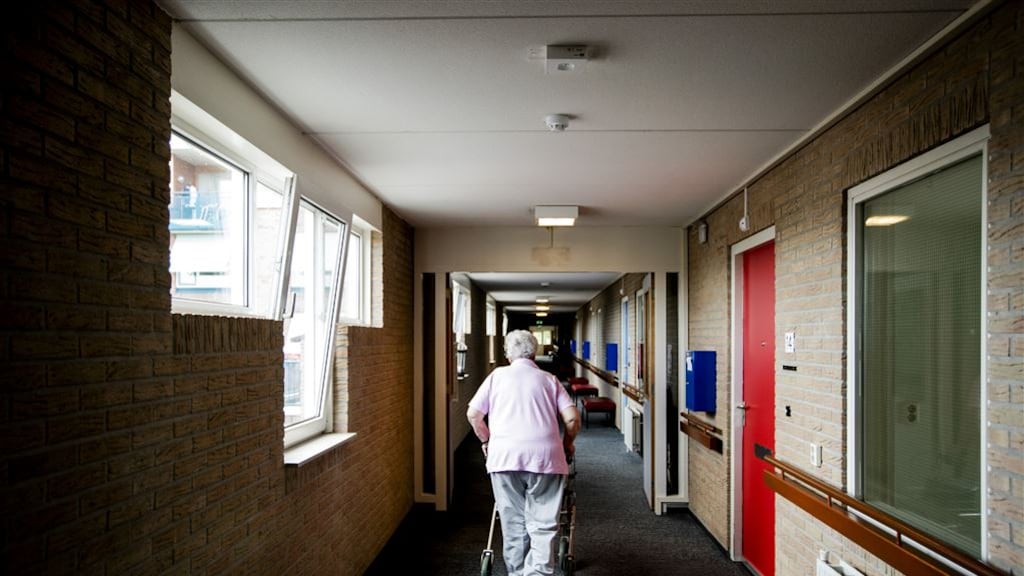 Flinke toename coronapatiënten in verpleeghuizen