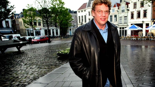 1300 euro boete voor café Henk Westbroek door loktiener