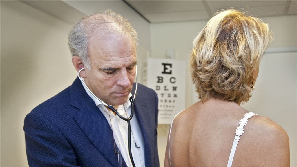 Steeds meer zorgmijders: 'Spelen met je leven om zorgkosten te besparen'