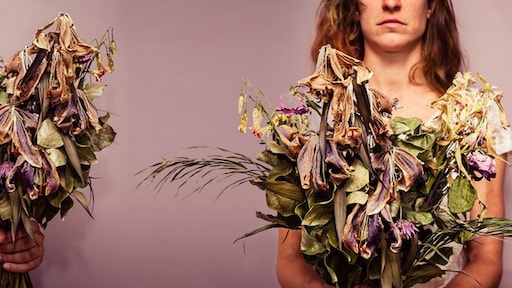 Pleurop stuurt verwelkt Valentijnsboeket naar je ex