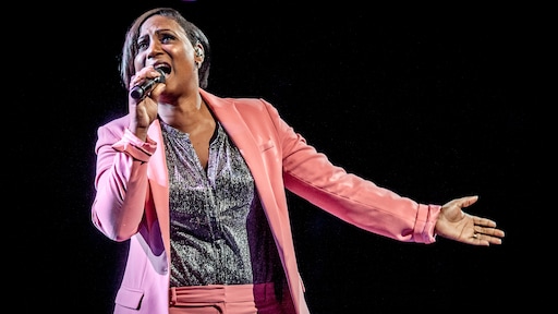 Edsilia Rombley roert Humberto Tan tot tranen