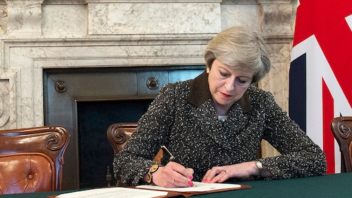 Kranten over begin brexit: 'Vrijheid', 'Stap in het onbekende' en 'Dover & Out'