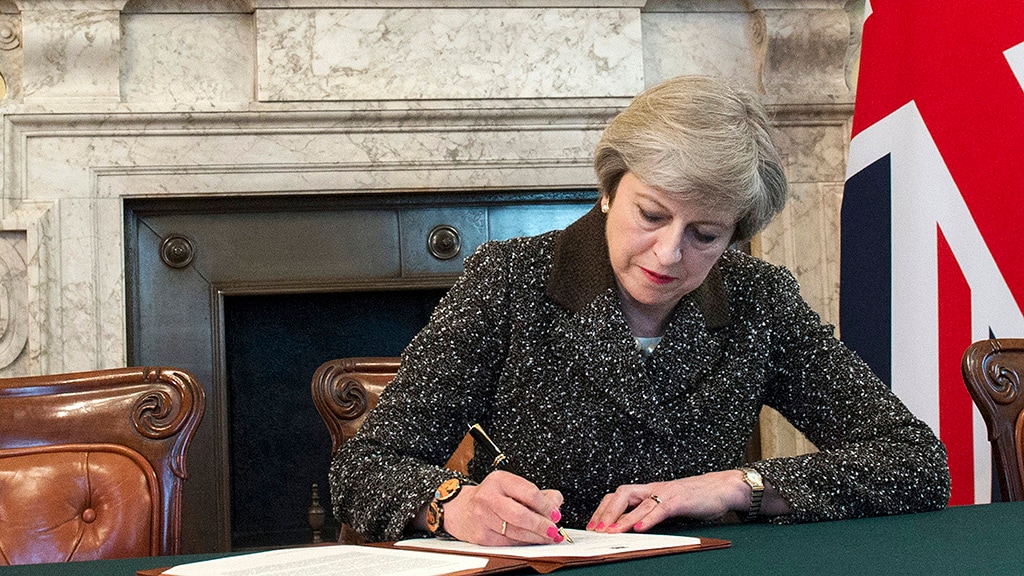 Kranten over begin brexit: 'Vrijheid', 'Stap in het onbekende' en 'Dover & Out'