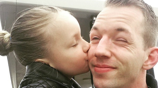 Steeds meer alleenstaande vaders: 'Ik ben geen held, ik zorg gewoon voor mijn dochter'