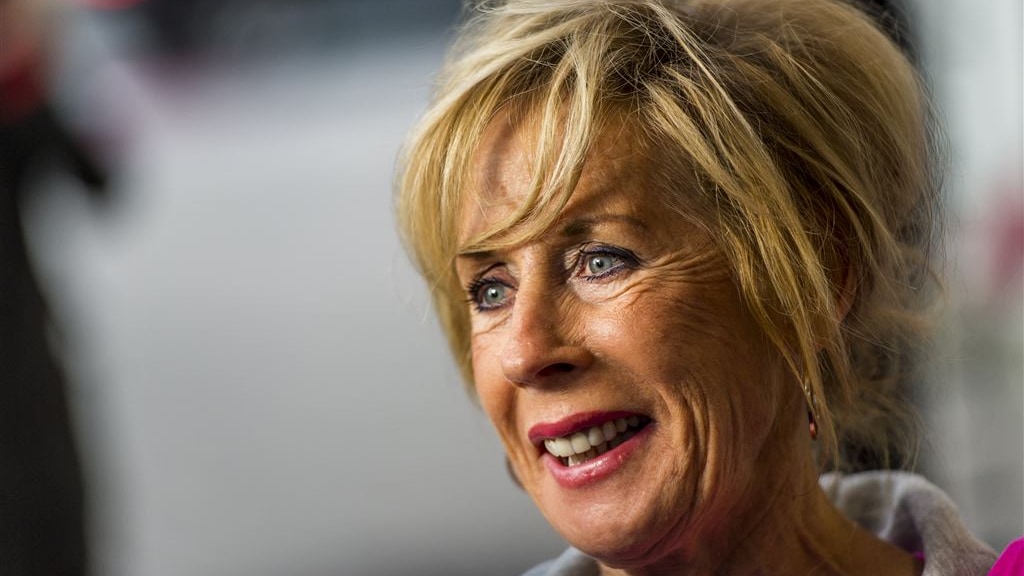 Joke Bruijs nodigt Feyenoord uit voor concert