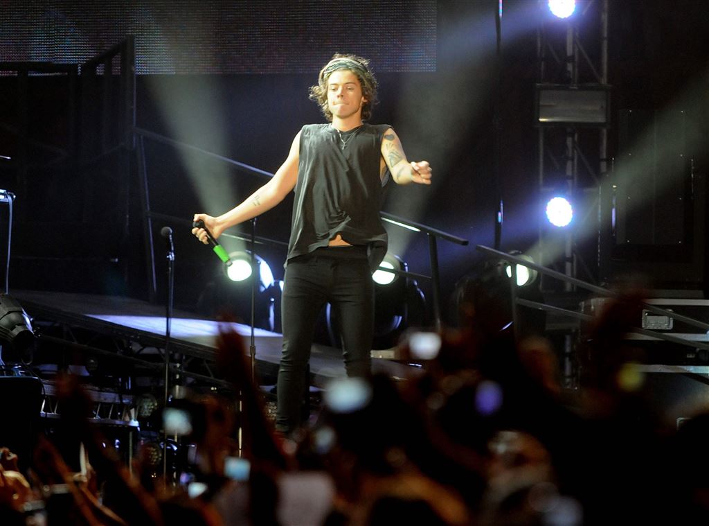 Harry Styles smakt op grond na stagedive