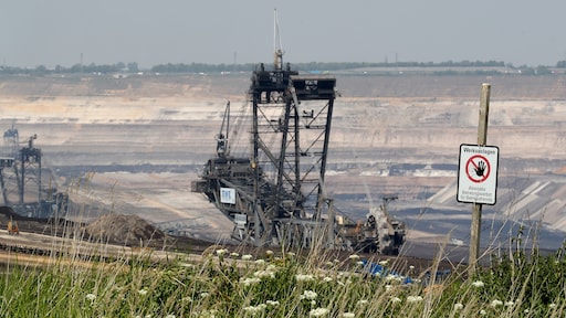 ABP: Investeringen in fossiel juist om wereld te vergroenen