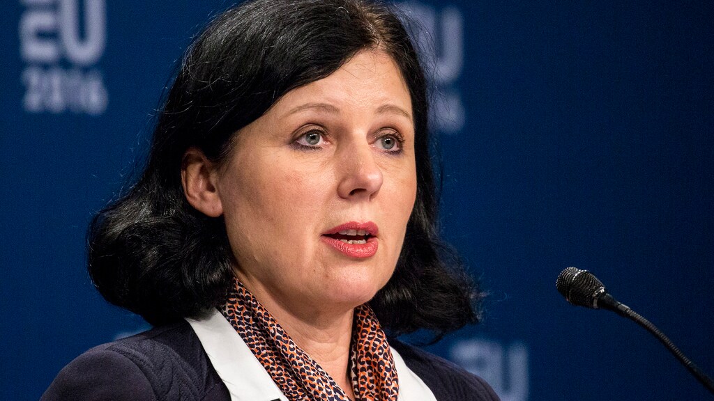 'Internet-anarchie rond verkiezingen moet stoppen'