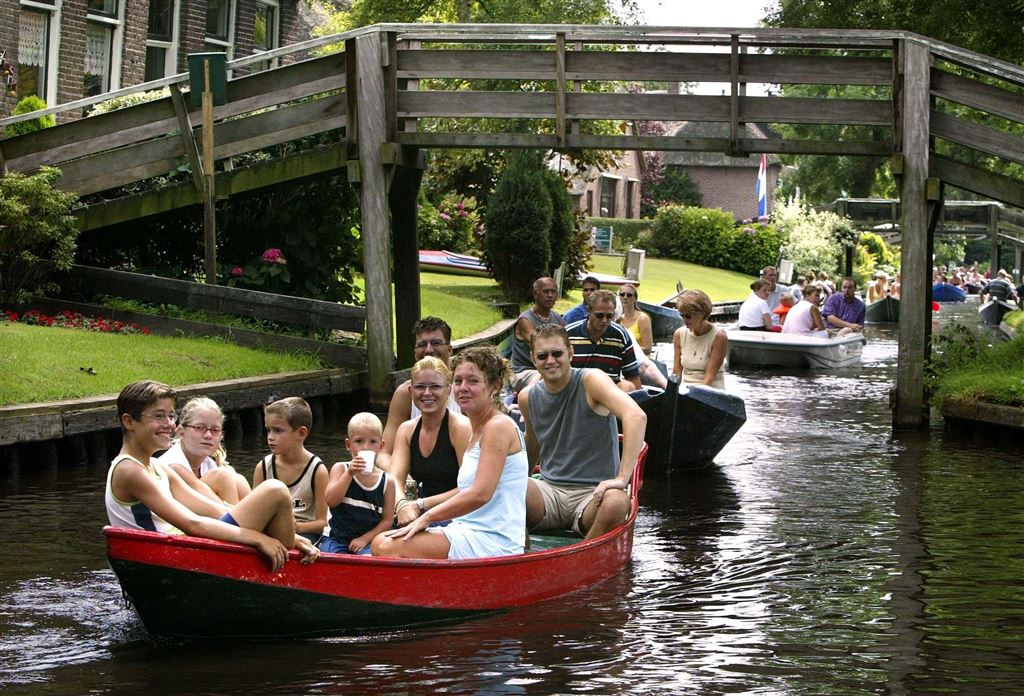 Giethoorn krijg speciale ambtenaar omdat inwoners gek worden van toeristen