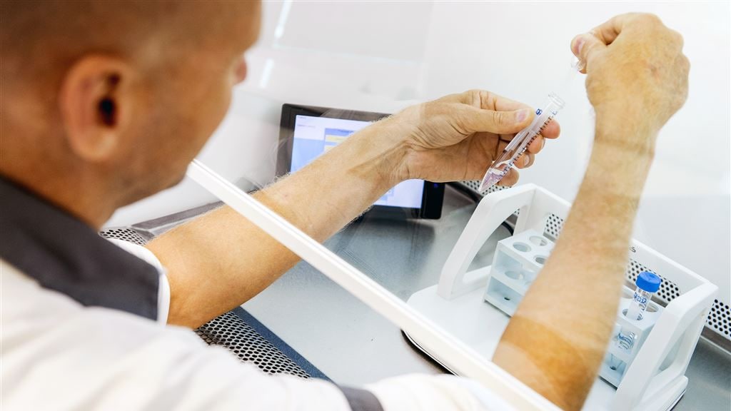 Aldash xotini porno ota-onalar bilan mushuk ustida Znamyanka jinsiy aloqa