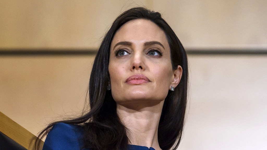 Internet gaat los op 'lelijke' haarextensions van Angelina Jolie