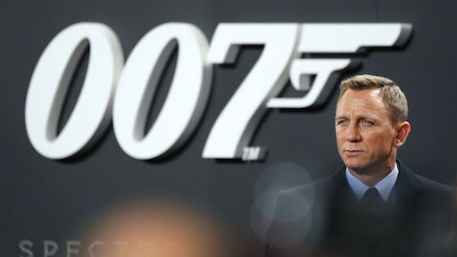 Daniel Craig belooft vrouw minder stuntwerk