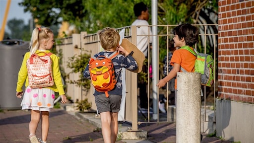 De eerste schoolweek: 'Zij vindt het geweldig, mijn moederhart is gebroken'
