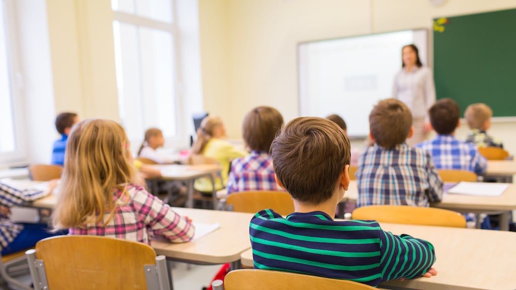 Amsterdamse ambtenaren ingezet tegen lerarentekort