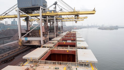 'Amper uitleg over reorganisatie Tata Steel'