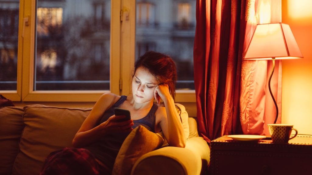 Een sociaal leven en toch eenzaam: 'Ik lig aan het einde van de dag alleen in bed'