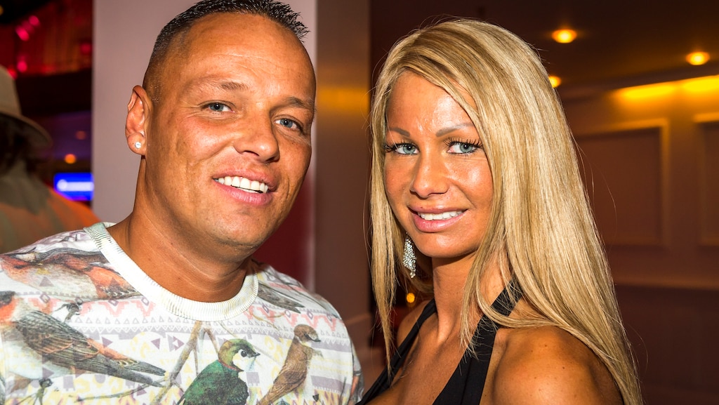 Barbie ziet kinderen naar het buitenland vertrekken