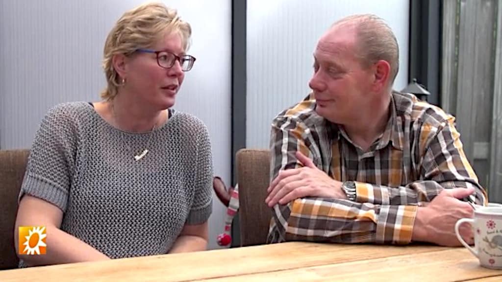 Miljoenenjacht-miljonair fopt partner met cheque van 3000 euro, huwelijk komt wel