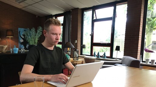 Coming out day in Drenthe: 'Ik kende niemand in mijn dorp die ook homo was'